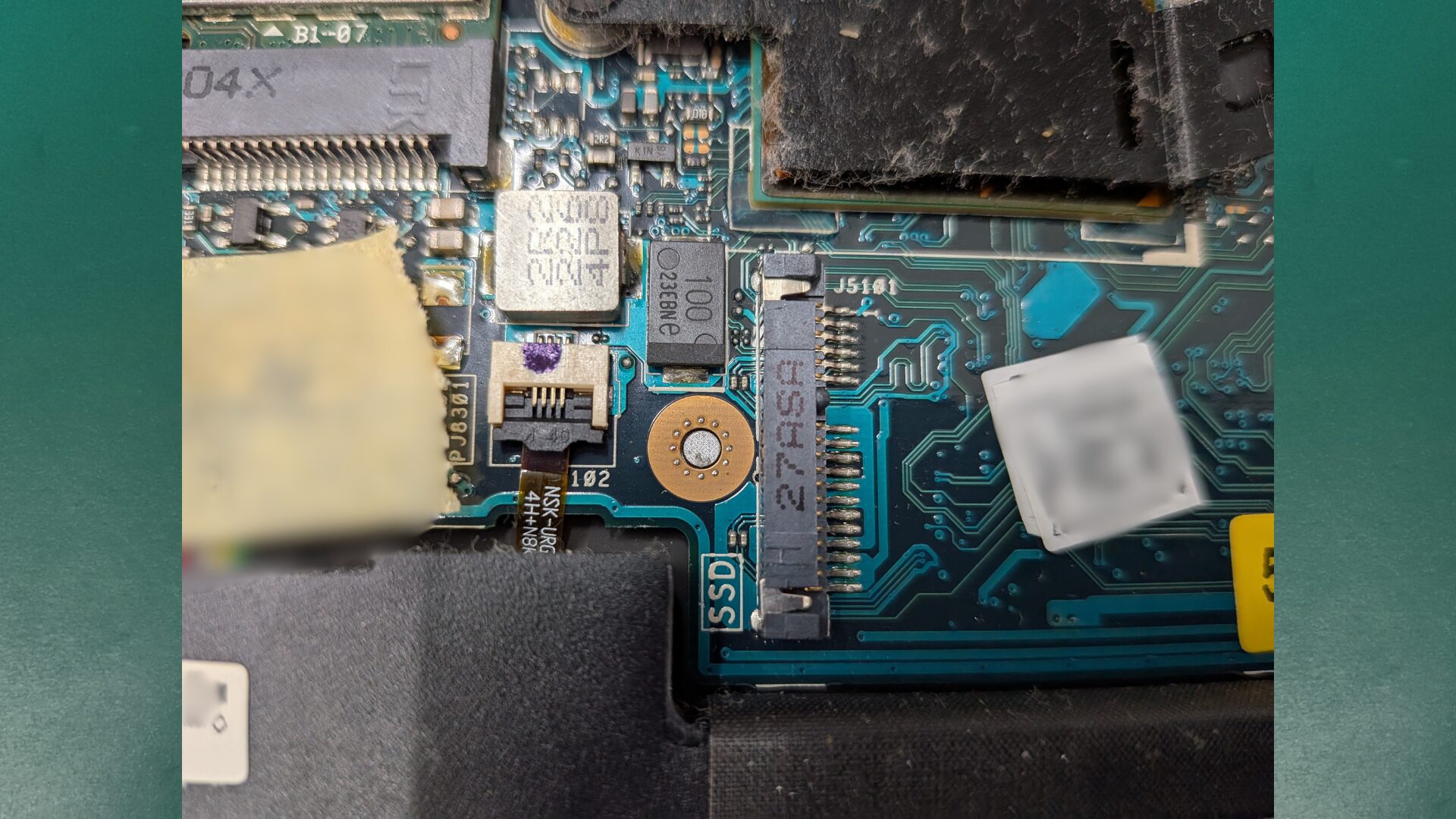 ASUS UX21A 基板の様子