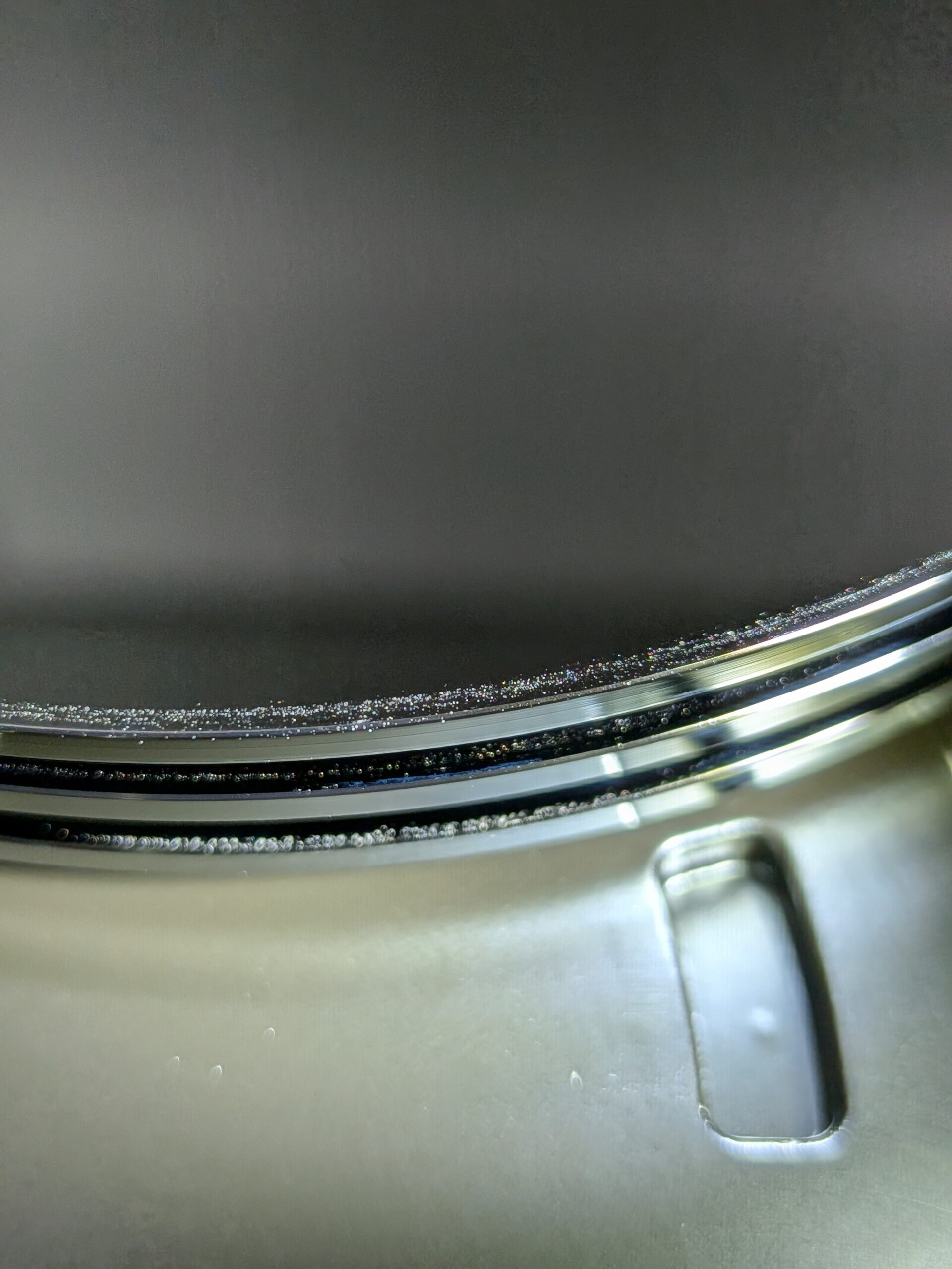 プラッター縁の付着物