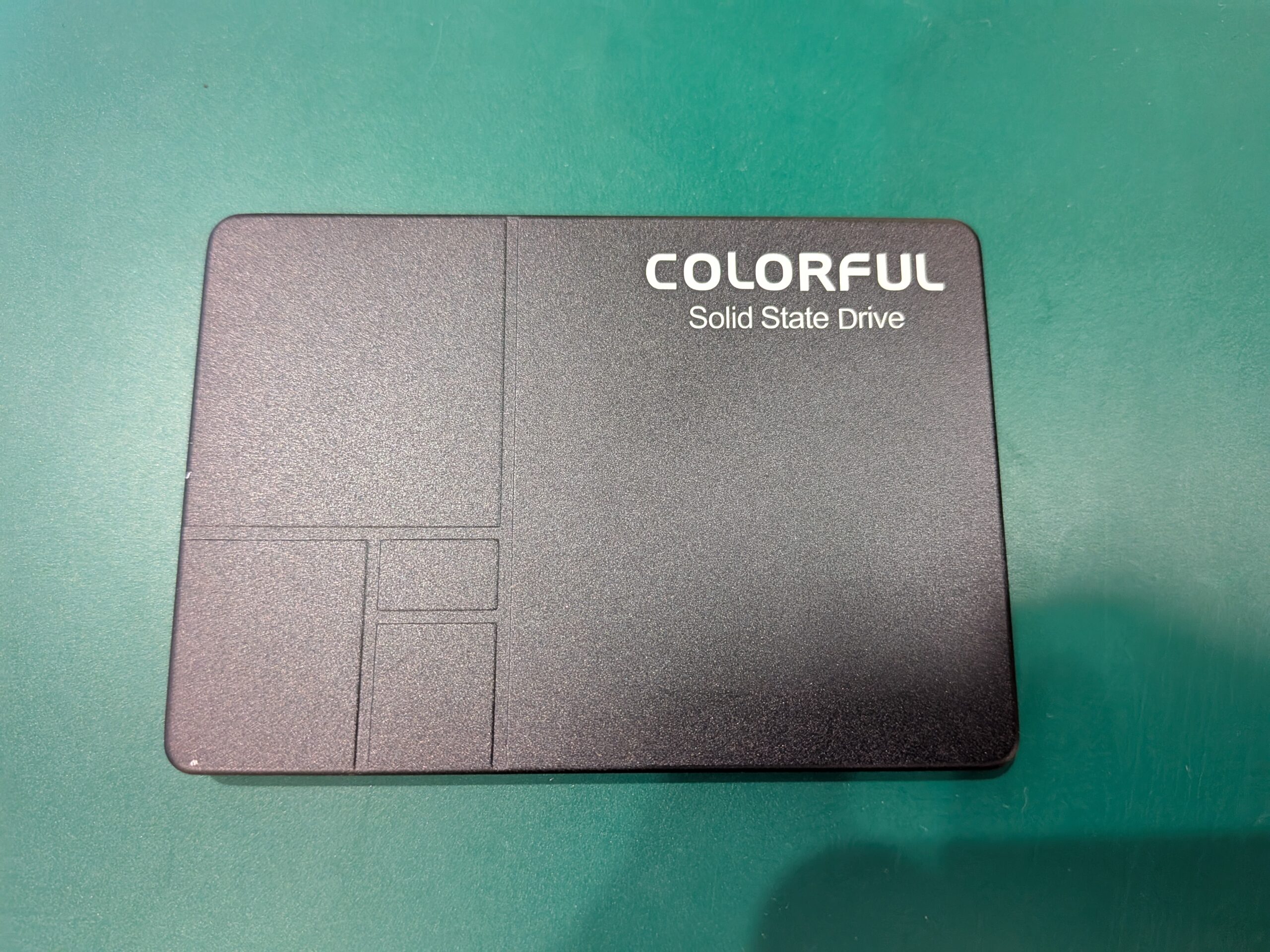 Colorful SL500の基板を確認している写真