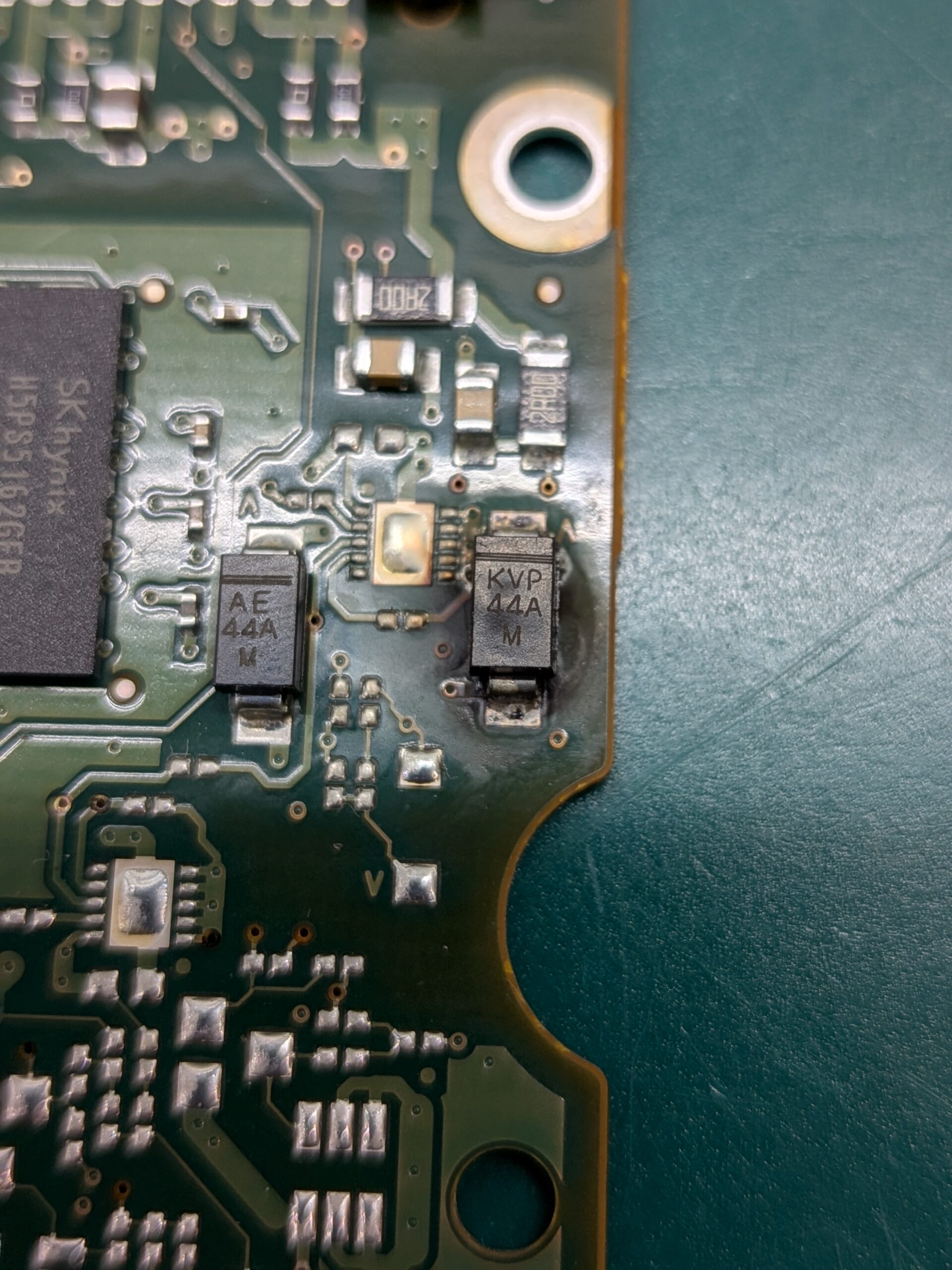 ダイオード焼損部分の拡大画像