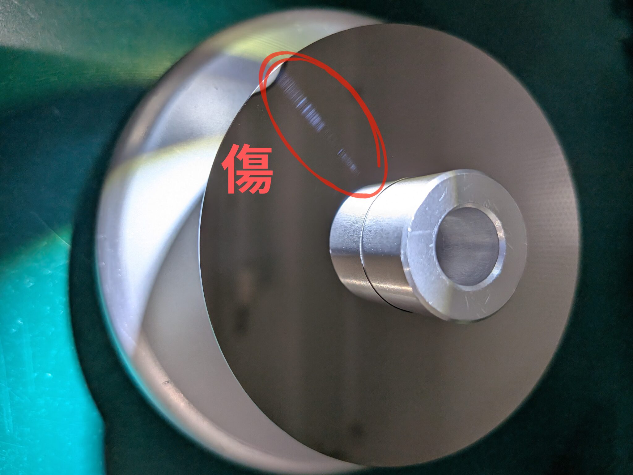 プラッター表面に発生したスクラッチ