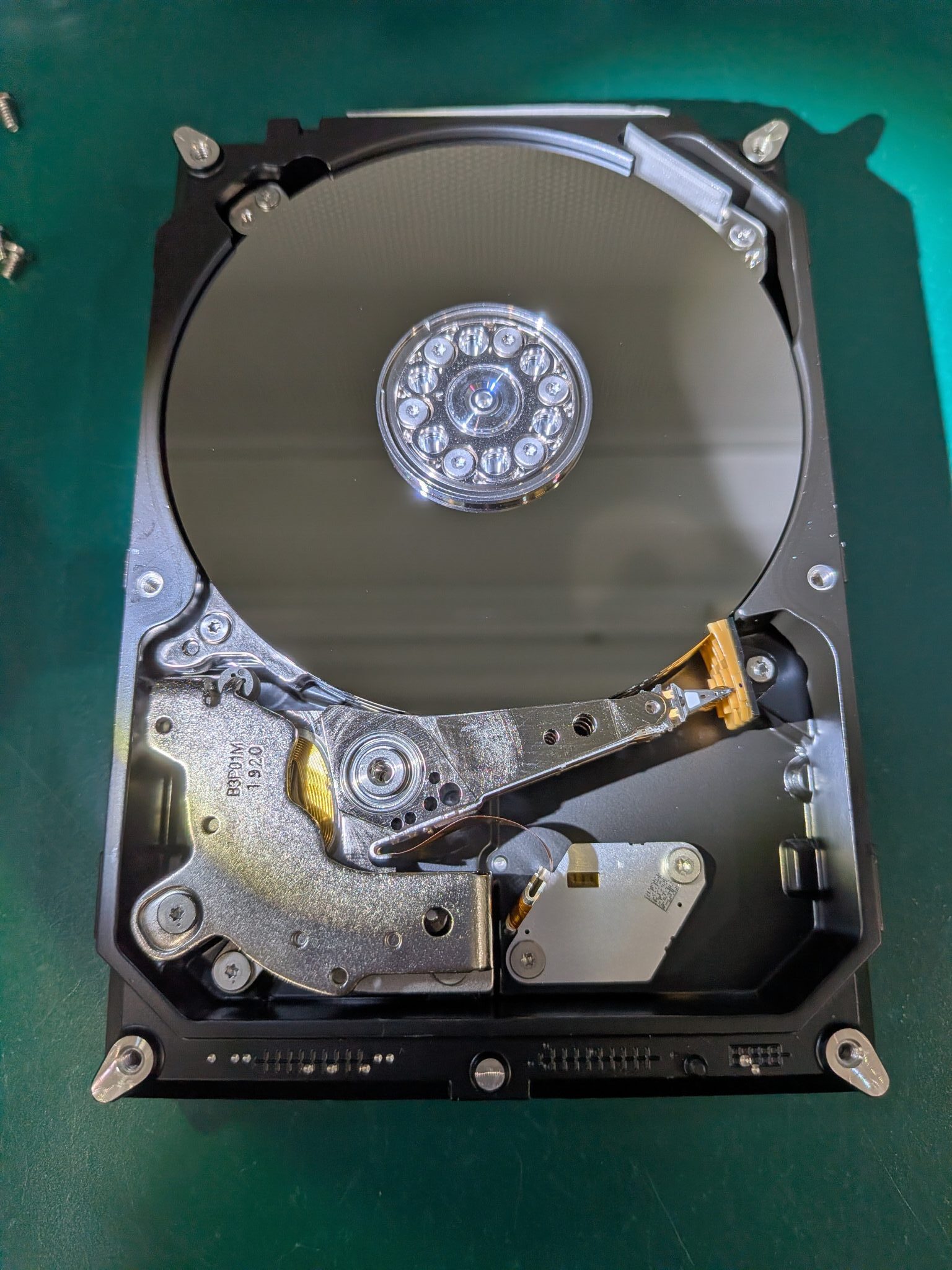 故障した磁気ヘッド