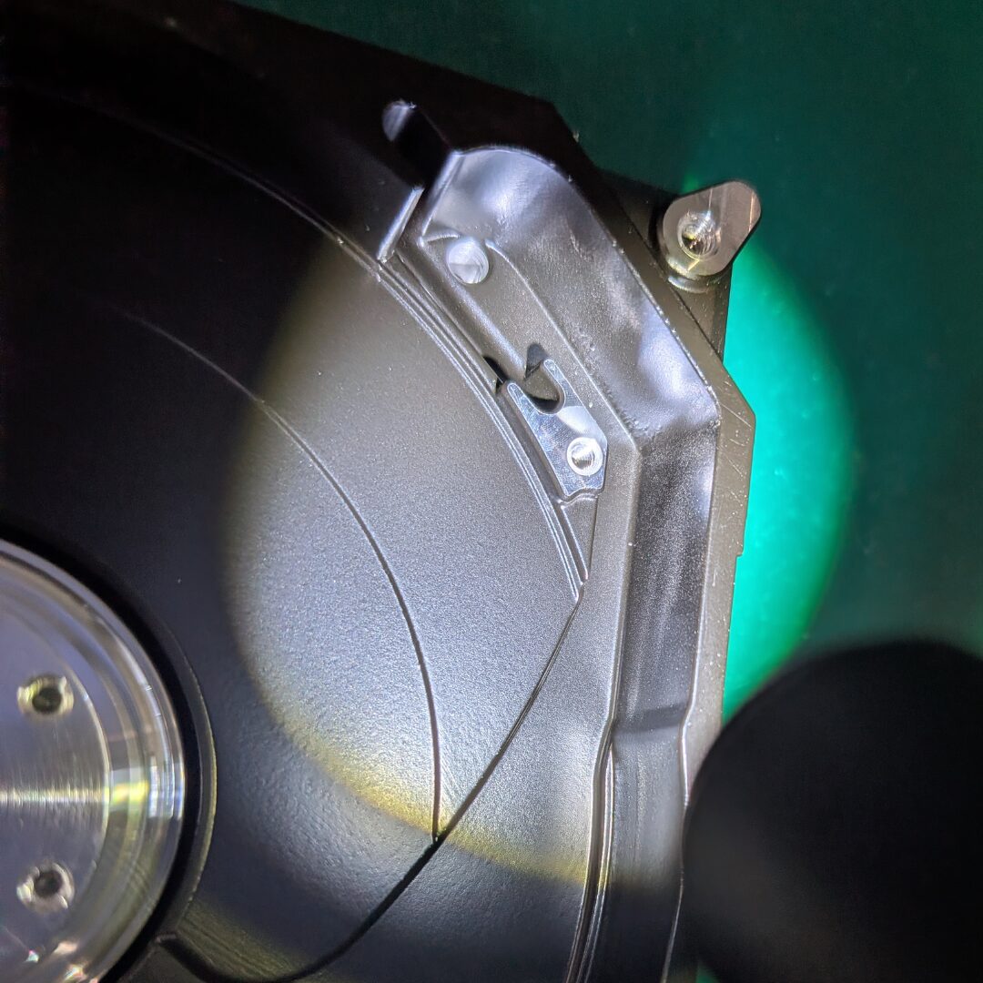 スクラッチダストが溜まっている様子