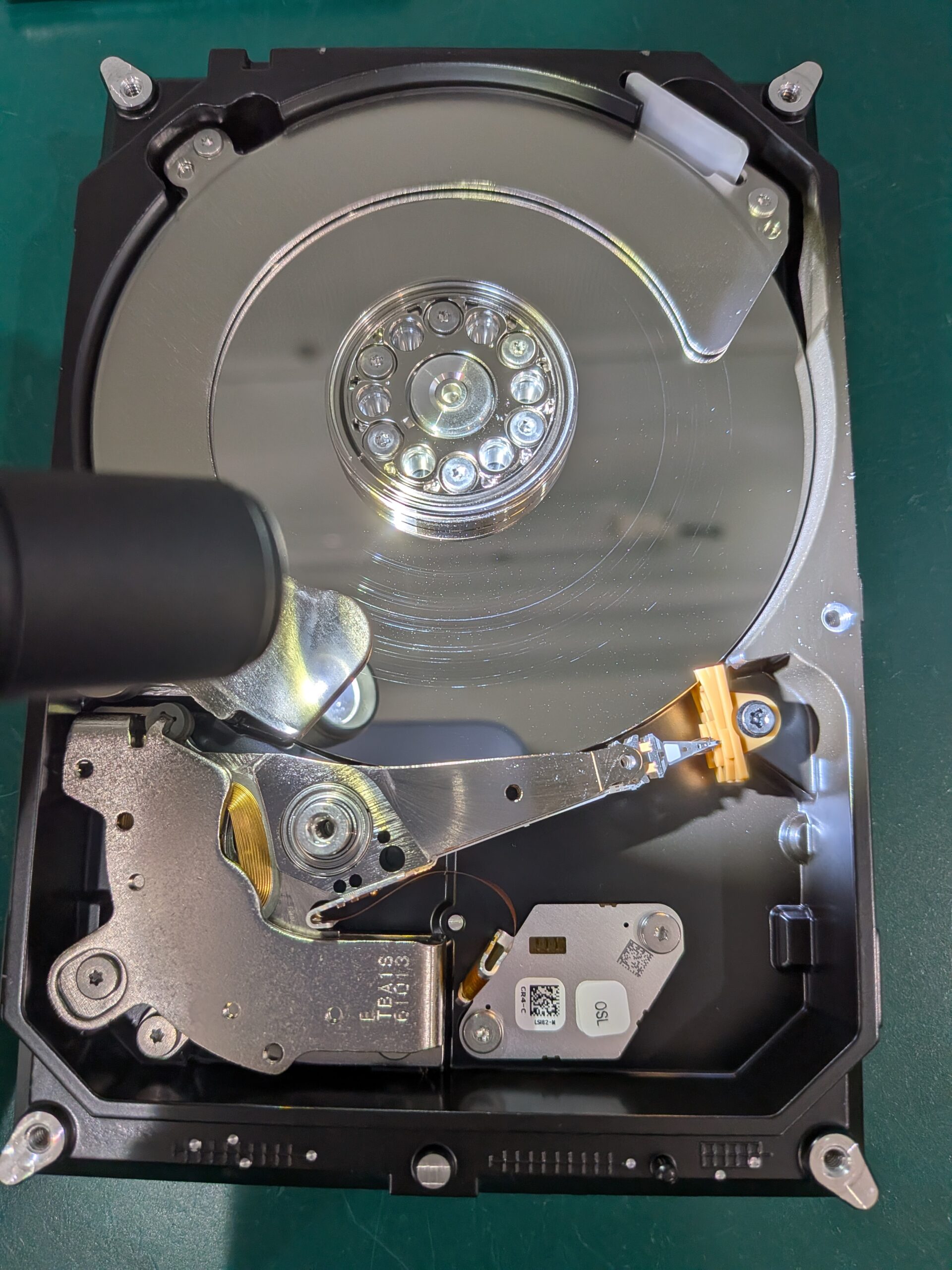 一番上の面(S3)のスクラッチとダスト