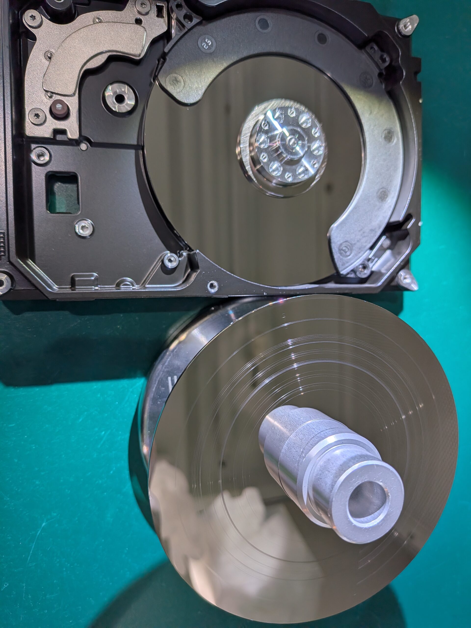 下から3番目の面(S2)のスクラッチ