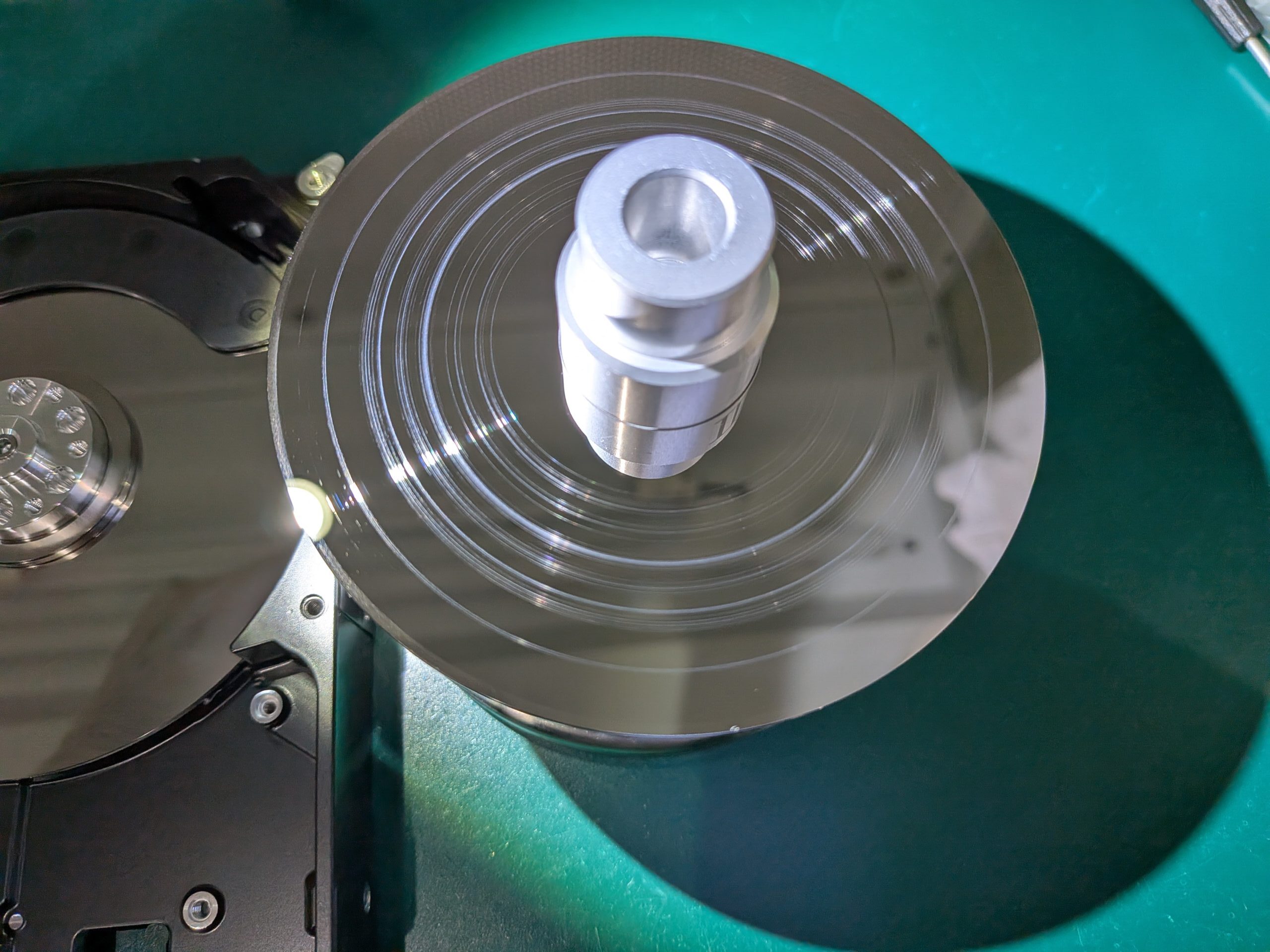 下から3番目の面(S2)のスクラッチ